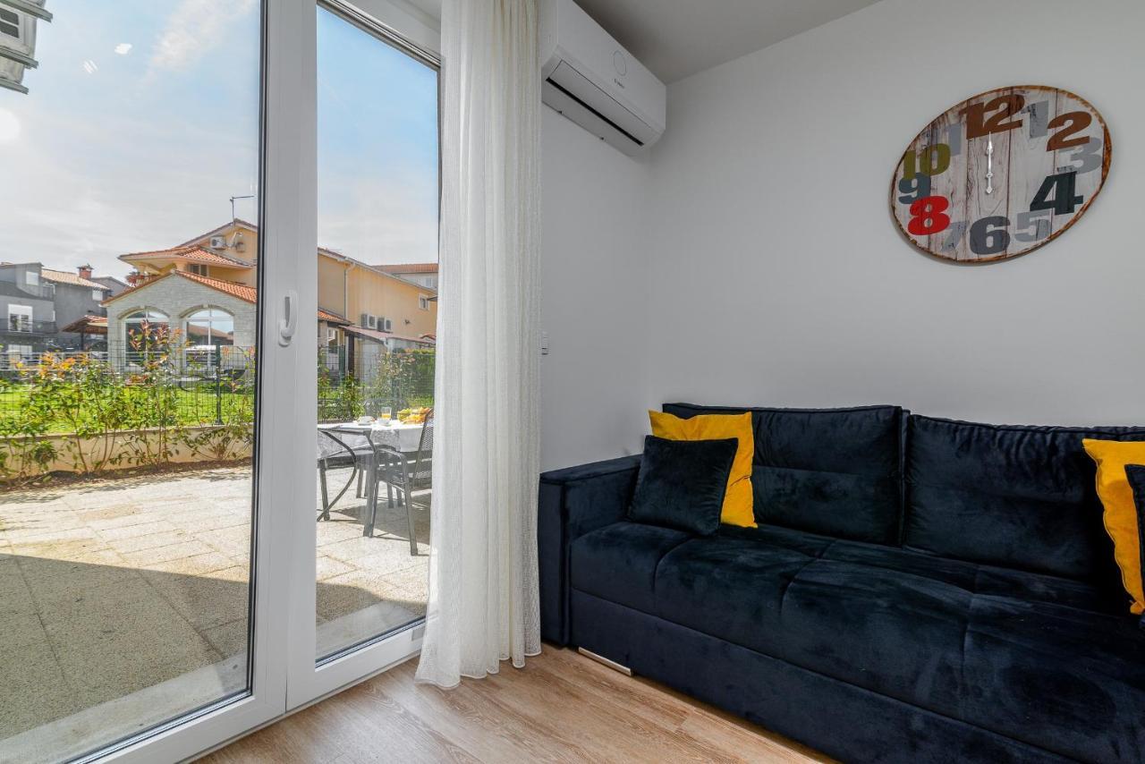 Villa Ida Ровин Екстериор снимка
